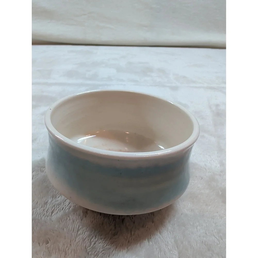 Studio Pottery Blue White Ombre Glazed Ceramic Bowl Handcrafted Signed‎ 4.5